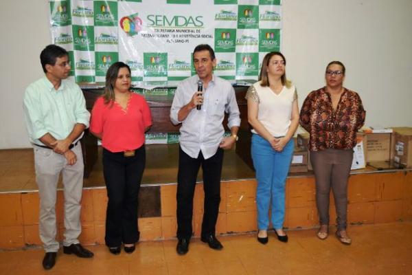Prefeitura de Floriano faz entrega de balanças aos Agentes Comunitários de Saúde.(Imagem:Secom)