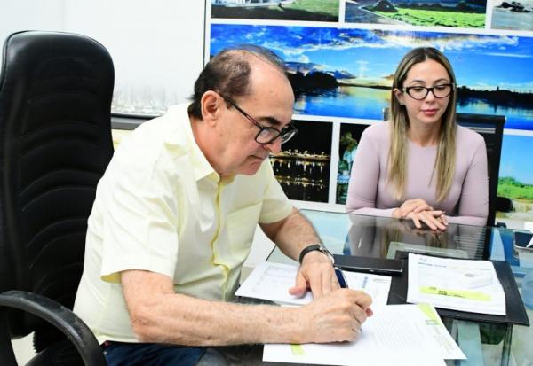 Prefeitura de Floriano autoriza novos investimentos em infraestrutura e saúde(Imagem:Secom)