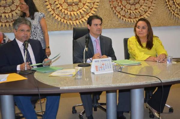 Servidores P&uacute;blicos Municipais deflagram greve geral em Floriano(Imagem:Assessoria SFBrasil)