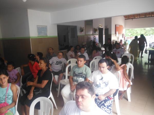 Papai Noel participou de confraterniza&ccedil;&atilde;o de Natal na APAE de Floriano.(Imagem:FlorianoNews)