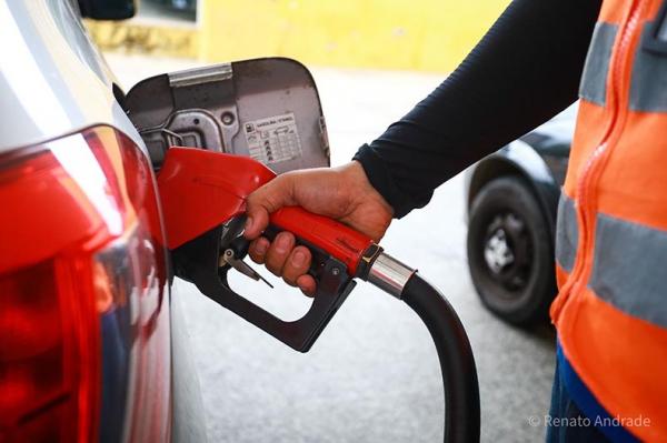 Petrobras reajusta preço da gasolina em 5,18% e do diesel em 14,25%