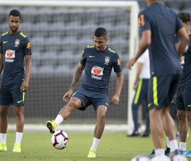 Seleção reencontra Peru 2 meses após conquista da Copa América