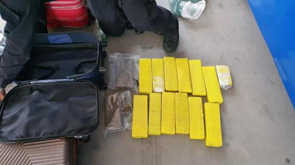  Droga apreendida dentro de &ocirc;nibus em Bom Jesus, no Piau&iacute;.(Imagem:Divulga&ccedil;&atilde;o/SSP )