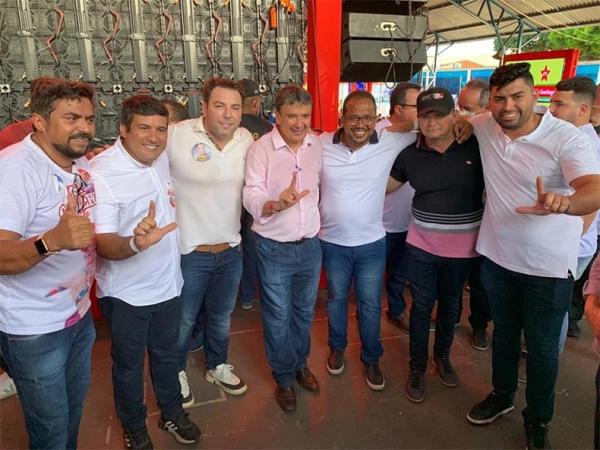  Na imagem respectivamente, o vereador Deolindo Moura (PT), Markim Costa (Republicanos), Wellington Dias, Enzo Samuel, Capit&atilde;o Roberval Queiroz (Uni&atilde;o Brasil) e Eduardo Dragaallana(Imagem:Divulga&ccedil;&atilde;o)