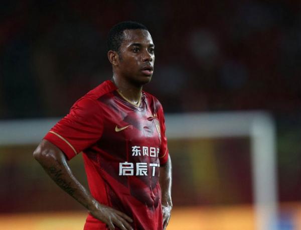 Central do Mercado: Grêmio negocia com Robinho; Bota busca Canales