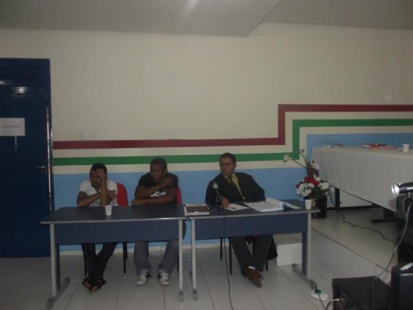  Acusados de homic&iacute;dio s&atilde;o absolvidos por j&uacute;ri popular em Bar&atilde;o de Graja&uacute;.(Imagem:FlorianoNews)
