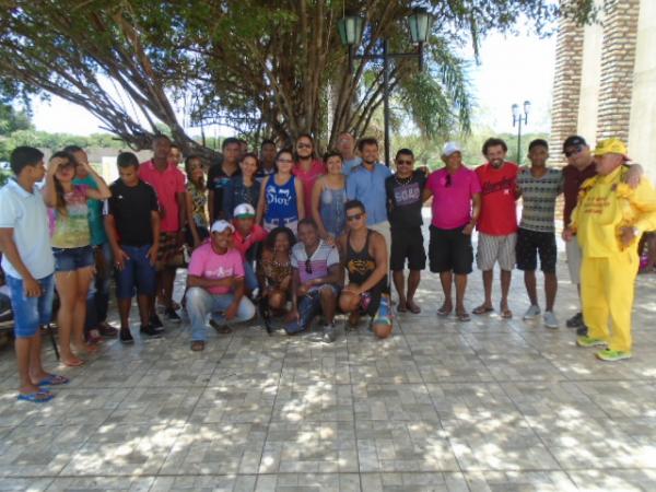 Elenco da Paix&atilde;o de Cristo participara de almo&ccedil;o na localidade Morrinhos.(Imagem:FlorianoNews)