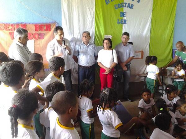 Prefeito Gilberto Júnior inaugura poço na escola da Comunidade Pilões.(Imagem:Waldemir Miranda)