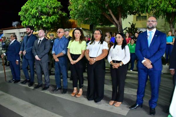 C&acirc;mara Municipal de Floriano homenageia 3&ordm;BPM com entrega de Mo&ccedil;&atilde;o de Aplauso.(Imagem:CMF)