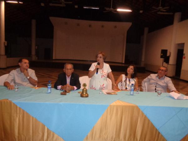 Lions Clube de Floriano dá posse à sua nova diretoria