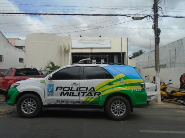 Motocicleta é recuperada durante ronda da PM em Floriano