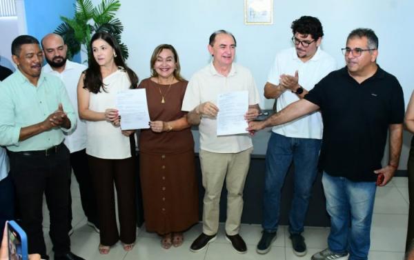Assinadas ordens de serviços para obras nas áreas da Educação e Infraestrutura em Floriano.(Imagem:Secom)