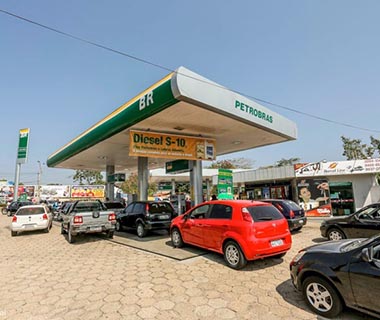 Falha de navio pode causar falta de gasolina em postos de Teresina