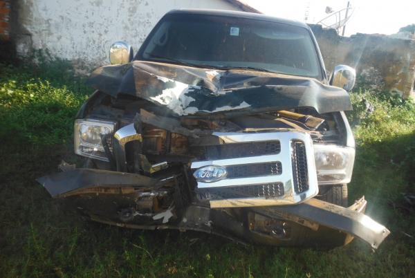 Grave acidente entre moto e carro deixa um morto e um ferido.(Imagem:FlorianoNews)