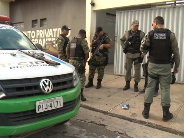 Empresário sofre assalto na porta de loja e tem R$ 50 mil roubados