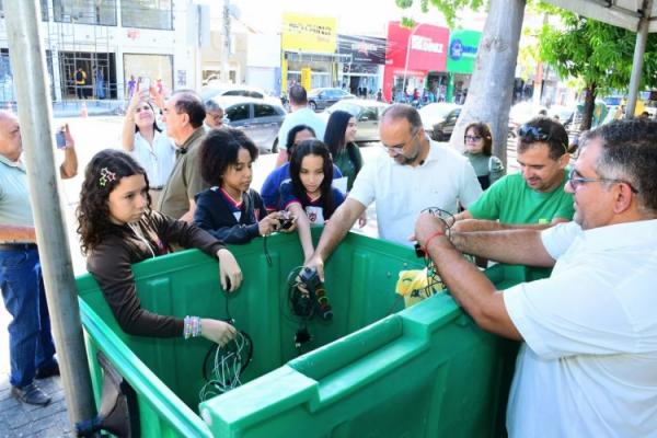 Floriano realiza mobiliza&ccedil;&atilde;o em prol do meio ambiente na Pra&ccedil;a Dr. Sebasti&atilde;o Martins.(Imagem:Secom)