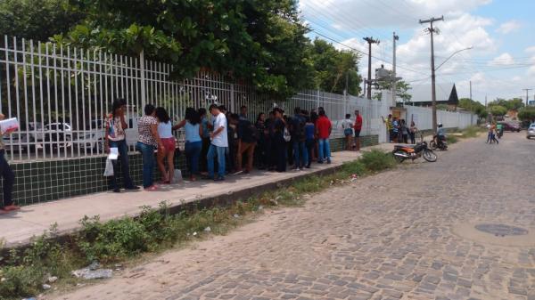 Em Floriano, candidatos ao Enem movimentam locais de prova (Imagem:FlorianoNews)