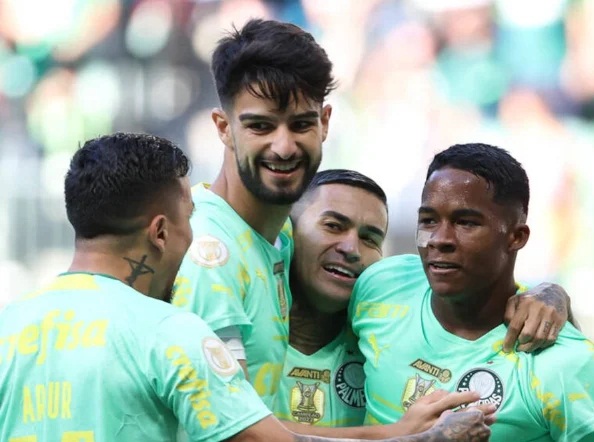 Com gol anulado pelo VAR, Palmeiras bate Cuiabá na estreia do Brasileirão