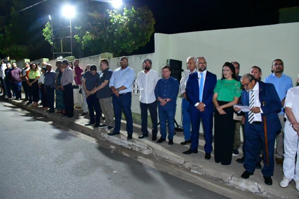 C&acirc;mara Municipal de Floriano homenageia 3&ordm;BPM com entrega de Mo&ccedil;&atilde;o de Aplauso.(Imagem:CMF)