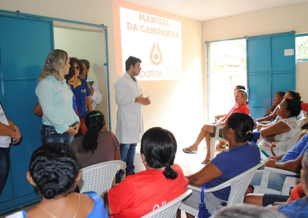 Acadêmicos de Enfermagem da FAESF participam da campanha "Hepatite Zero"