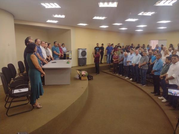 Floriano inaugura