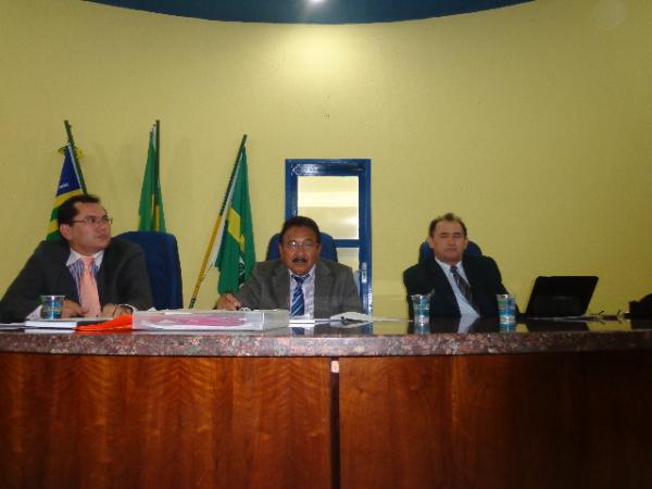 C&acirc;mara Municipal de Floriano encerra Sess&otilde;es Ordin&aacute;rias do m&ecirc;s de maio.(Imagem:FlorianoNews)