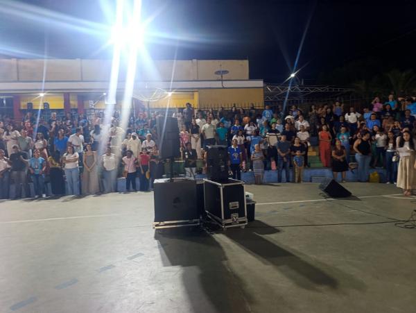Encerramento do Festejo de Nossa Senhora das Graças reúne fiéis em procissão de fé e gratidão em Floriano(Imagem:FlorianoNews)