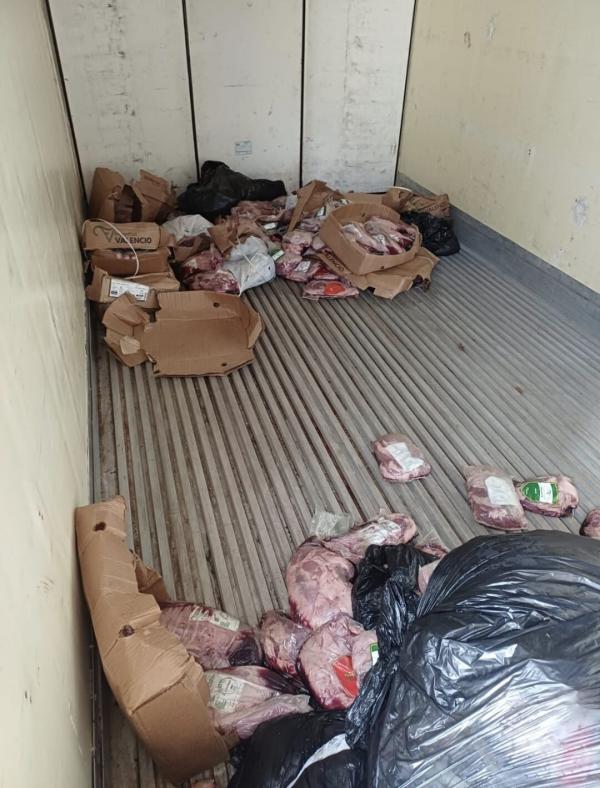 Adapi e PRF apreendem carga de carne vencida e sem refrigeração na BR-316 no Piauí(Imagem:Ascom Adapi)