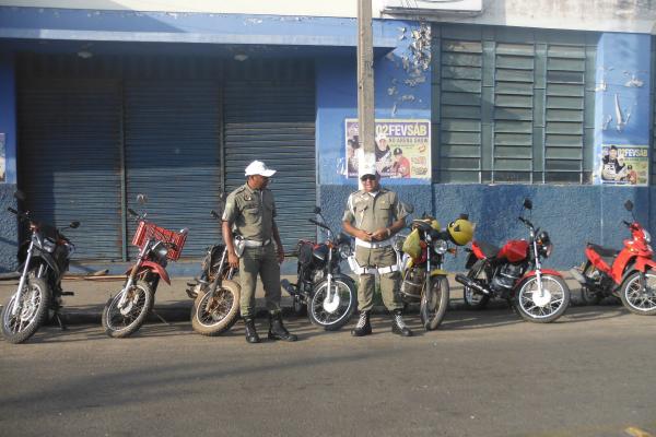 Iniciada operação de desobstrução do trânsito no centro de Floriano(Imagem:FlorianoNews)