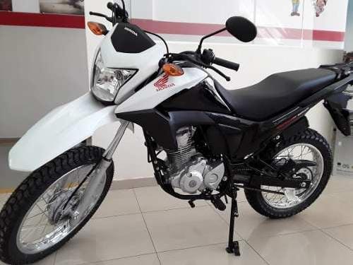 Mulher tem motocicleta tomada de assalto no centro de Floriano
