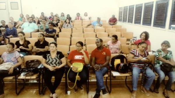 Sem acordo, servidores decidem manter estado de greve em Floriano.(Imagem:FlorianoNews)