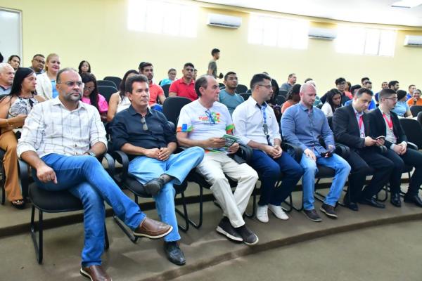 Vereadores de Floriano acompanham lan&ccedil;amento da campanha 