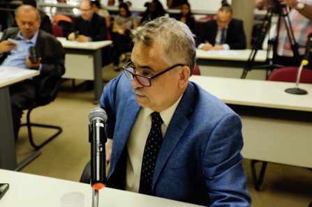 Robert Rios pede vista ao projeto de plano de cargos e salários do TJ