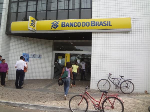 Bancários farão assembleia nesta segunda para avaliar fim da greve geral