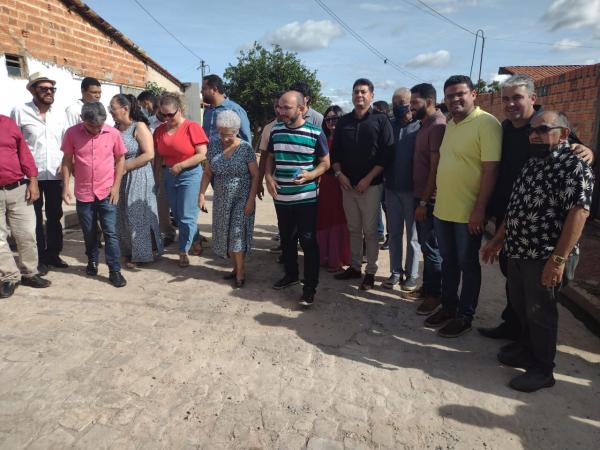 Governadora entrega obra de pavimenta&ccedil;&atilde;o poli&eacute;drica(Imagem:FlorianoNews)