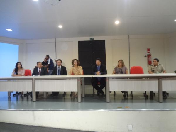 Palestra sobre violência doméstica e familiar contra a mulher é realizada em Floriano
