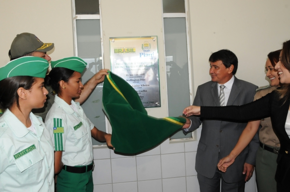 Governador inaugura primeira escola militar do Piauí