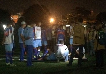 Jogador do Piauí leva soco em partida contra River no Lindolfo