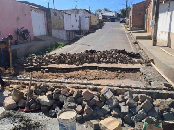 Infraestrutura de Floriano divulga balan&ccedil;o da Opera&ccedil;&atilde;o Tapa-Buracos realizada em novembro(Imagem:Secom)