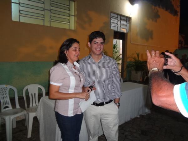 Vereadora Ana Cleide &eacute; anunciada como pr&eacute;-candidata a vice de En&eacute;as Maia.(Imagem:FlorianoNews)