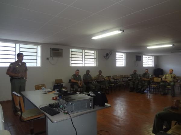 Treinamento do programa Ronda Cidad&atilde;o em Floriano.(Imagem:FlorianoNews)