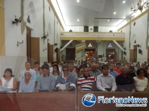 Missa em A&ccedil;&atilde;o de Gra&ccedil;as pelo anivers&aacute;rio e recupera&ccedil;&atilde;o de Pedro Borges re&uacute;ne familiares e amigos.(Imagem:FlorianoNews)