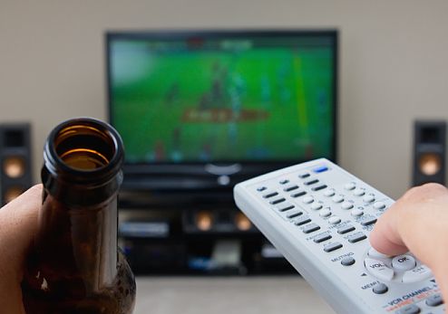 Confira a lista de partidas que terão transmissão de TV no meio de semana