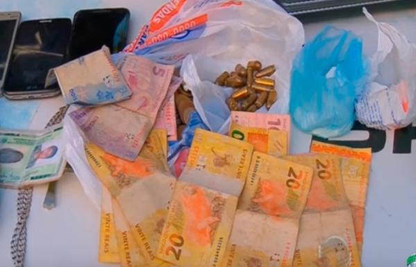 Dupla é presa com drogas, armas e colete à prova de balas em Teresina