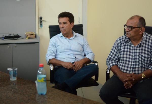 Reunião na Câmara Municipal de Floriano discute a LOA 2024.(Imagem:CMF)