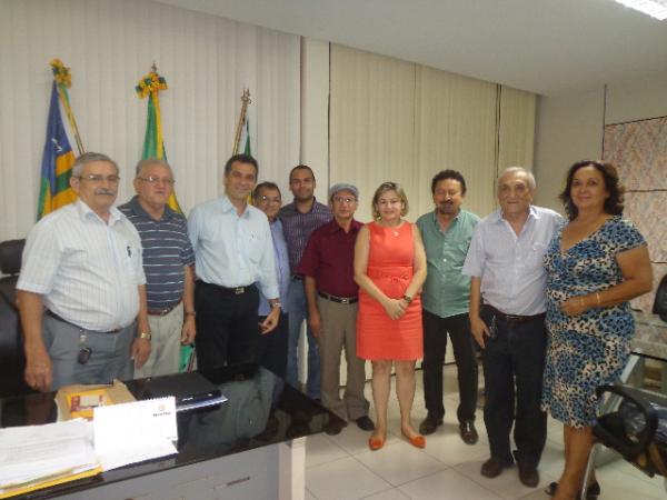 Prefeito e representantes de entidades discutiram sobre a 1ª Convenção Empresarial de Floriano