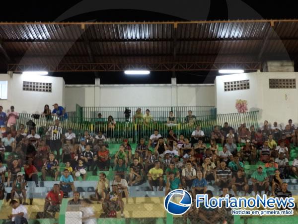 Cori-Sabb&aacute; quebra escrita e vence Barras.(Imagem:FlorianoNews)