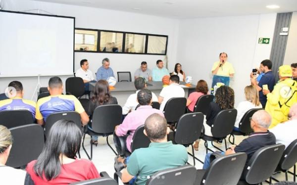 CMF acompanha assinatura da ordem de servi&ccedil;o para constru&ccedil;&atilde;o do Espa&ccedil;o Comunit&aacute;rio da Vila Le&atilde;o(Imagem:Reprodu&ccedil;&atilde;o/Instagram)