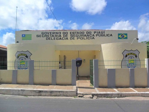 Presos fogem da delegacia de Pedro II