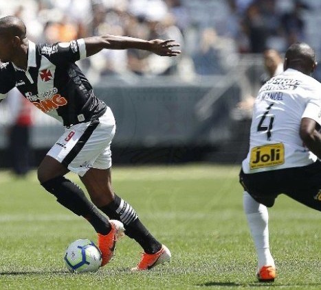Em jogo com 3 gols anulados, Corinthians vence o Vasco